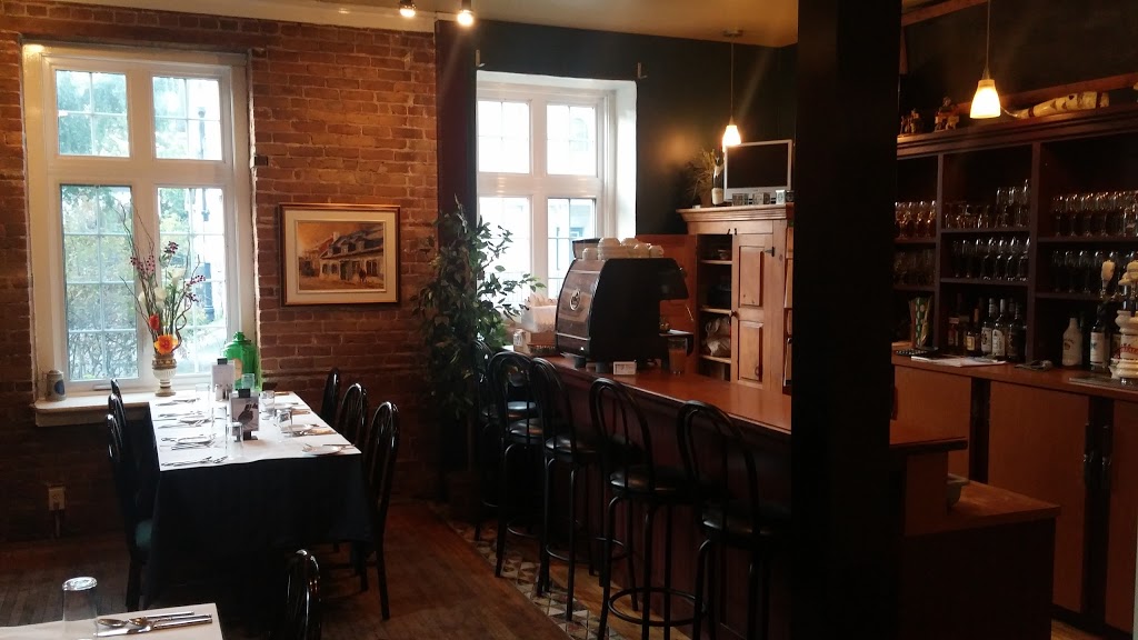 Bistro lAncêtre | 603 Rue des Ursulines, Trois-Rivières, QC G9A 5B3, Canada | Phone: (819) 373-7077