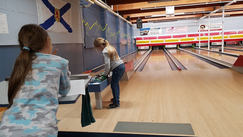 Greenwood Bowling Centre | 110 Church St, Greenwood, NS B0P 1N0, Canada | Phone: (902) 765-1494