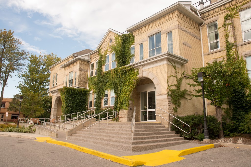 Cedarcroft Place Retirement Residence | 260 Church St, Stratford, ON N5A 2R6, Canada | Phone: (519) 273-0030