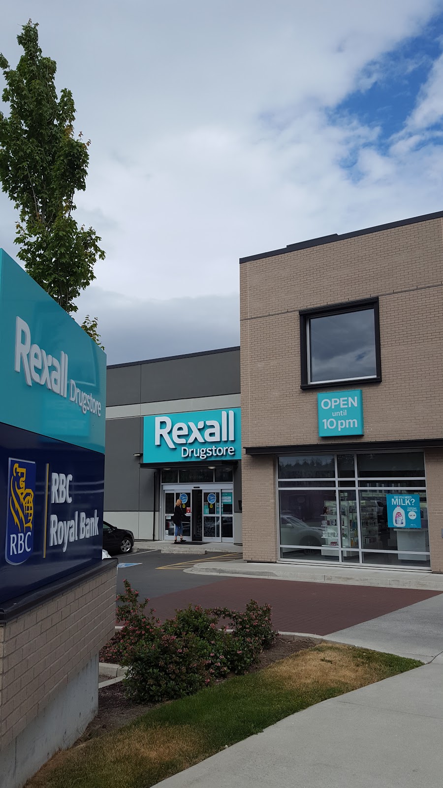 Rexall | 1880 Island Hwy #102, Victoria, BC V9B 1J2, Canada | Phone: (250) 478-1735