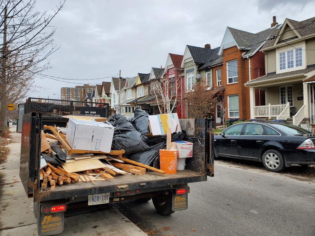 Cheap junk removal | 3105 Cawthra Rd, Mississauga, ON L5A 2X4, Canada | Phone: (416) 668-5603