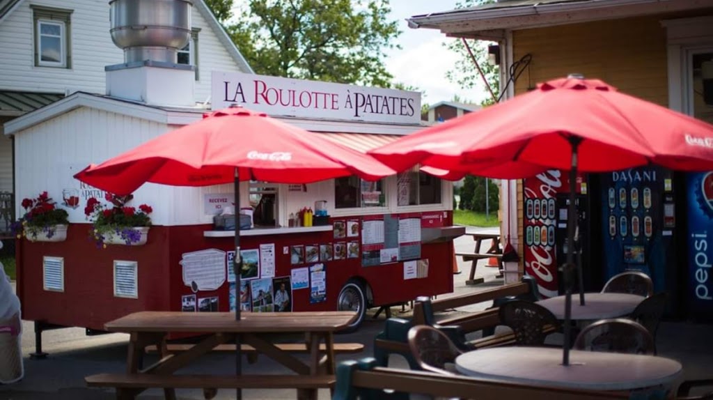 La Roulotte à Patates de Gentilly | 1985 Boul Bécancour, Bécancour, QC G9H 3V4, Canada | Phone: (819) 608-0089