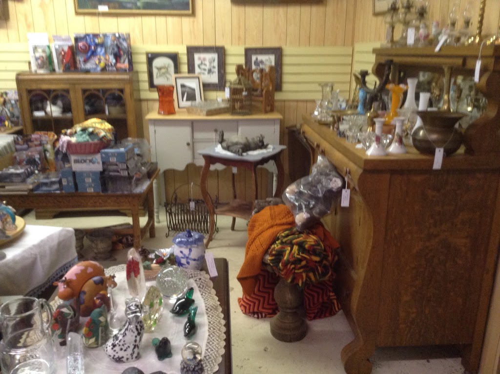 Meyersburg Flea Market & Antiques | 5082 County Rd 30, Campbellford, ON K0L 1L0, Canada | Phone: (705) 653-3979