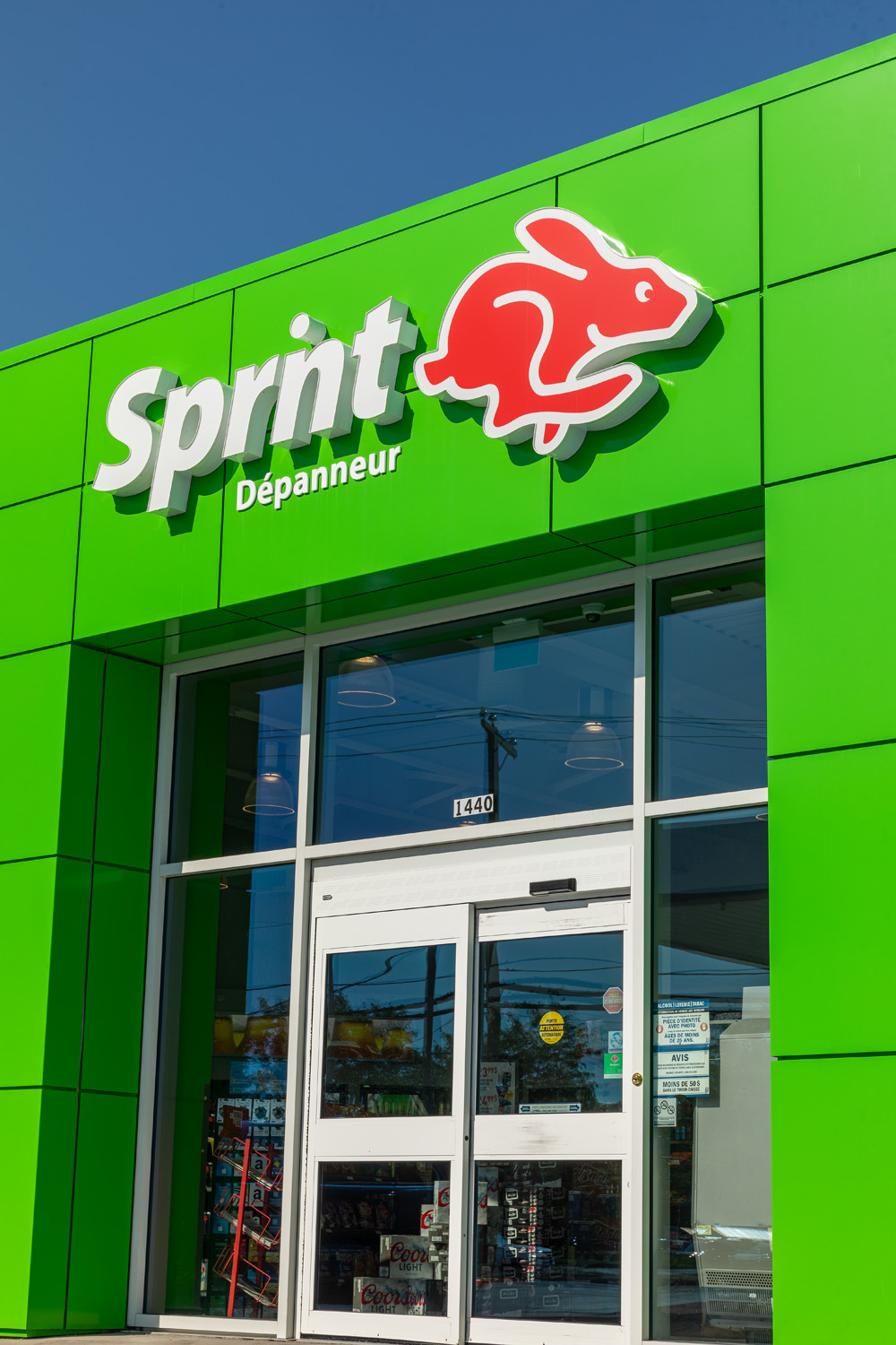 Dépanneur Sprint | 191 Rue Fraserville, Rivière-du-Loup, QC G5R 2C7, Canada | Phone: (418) 867-2675