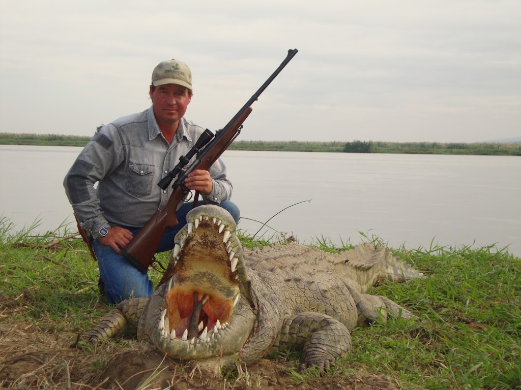 D & D Hunting Safaris | 258 Harper Condie Rd, Smiths Falls, ON K7A 4S6, Canada | Phone: (613) 219-3900