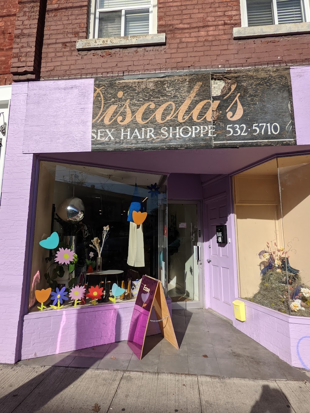 Discolas Unisex Hair Shoppe | 1446 Dundas St W, Toronto, ON M6J 1Y6, Canada | Phone: (416) 532-5710