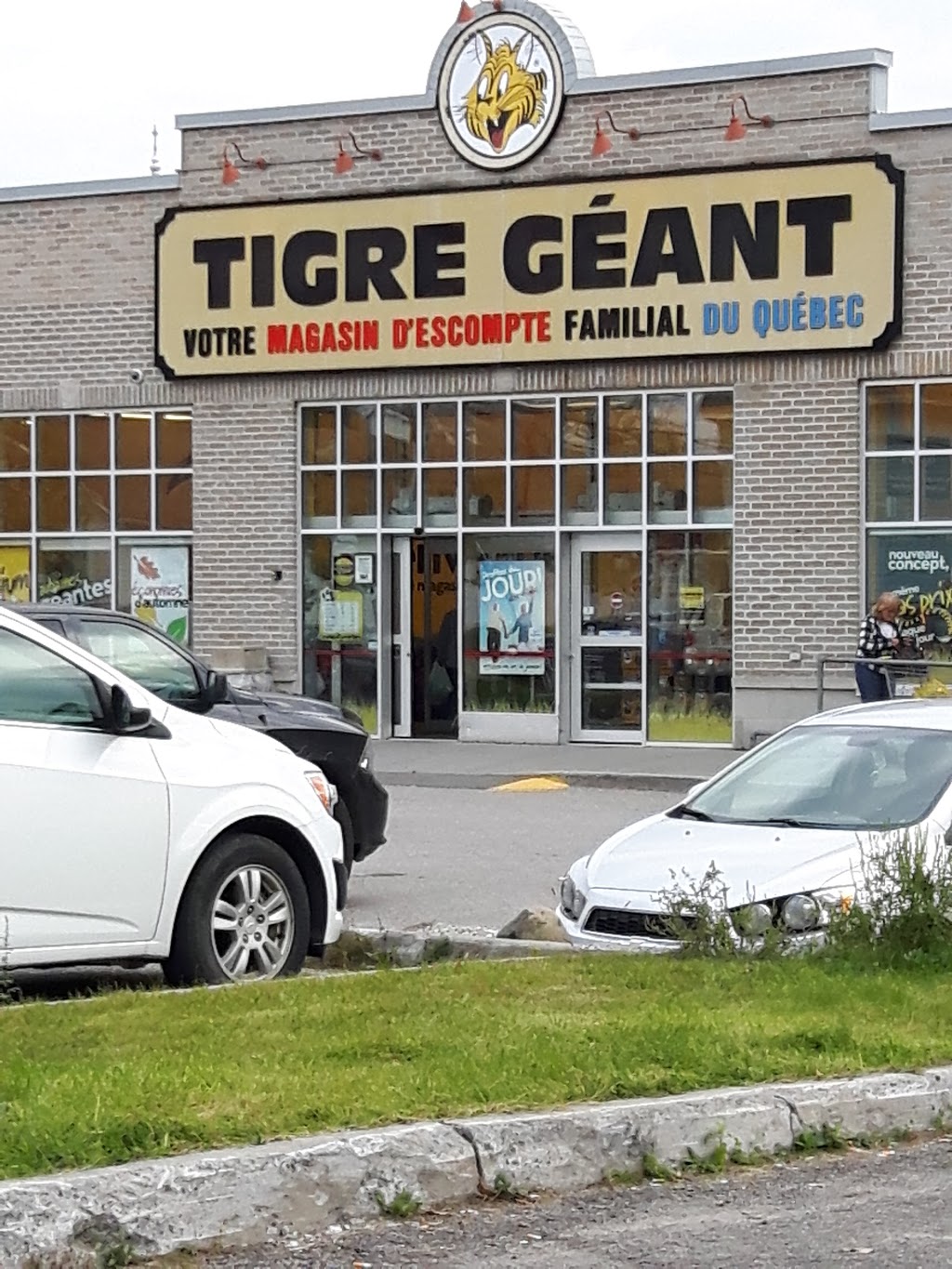 Tigre Géant | 385 Avenue de Buckingham, Gatineau, QC J8L 2G8, Canada | Phone: (819) 986-8533