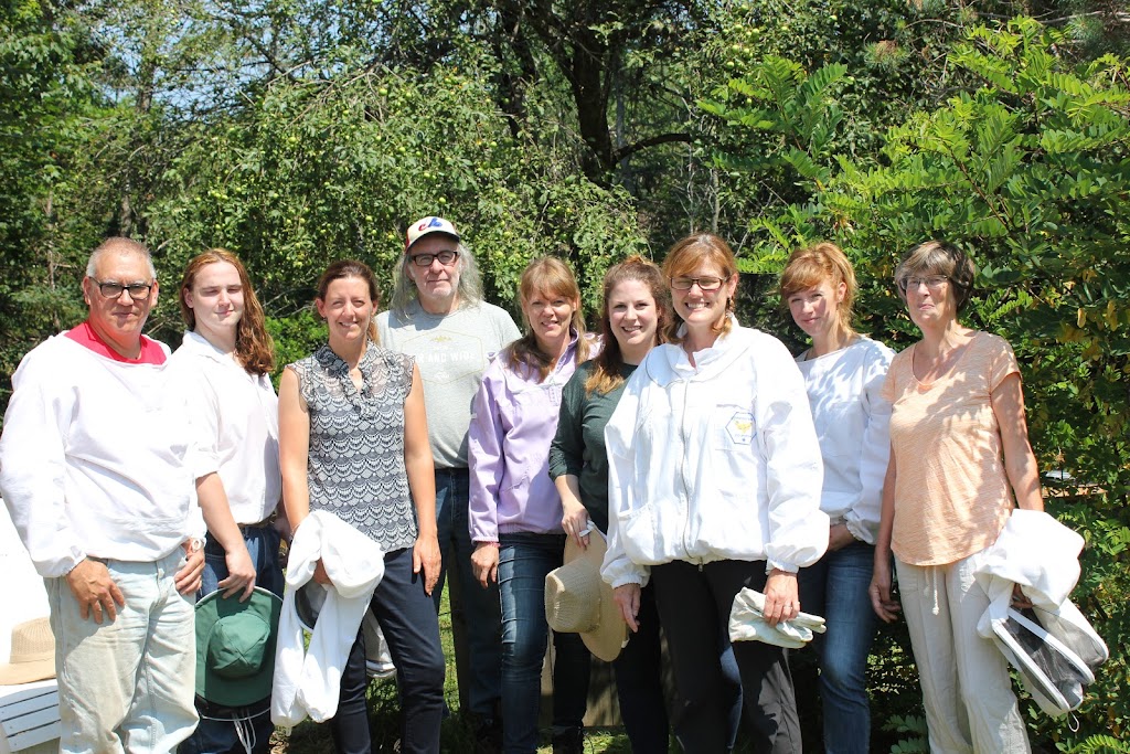 Beeyond the Vail Beekeeping | 114 Pig Loop Rd, Chester, NS B0J 1J0, Canada | Phone: (902) 973-1149