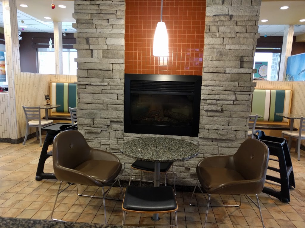 McDonalds | 2515 Ruelle Saint-Jacques, Boisbriand, QC J7H 0C2, Canada | Phone: (450) 420-5662