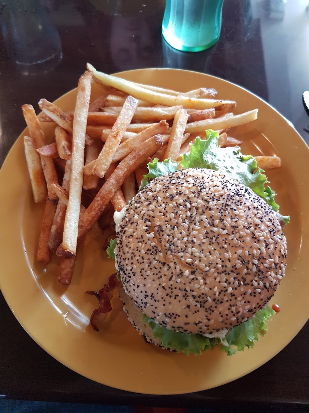 Classic Burger | 280 Main St, Moncton, NB E1C 1B9, Canada | Phone: (506) 382-6498