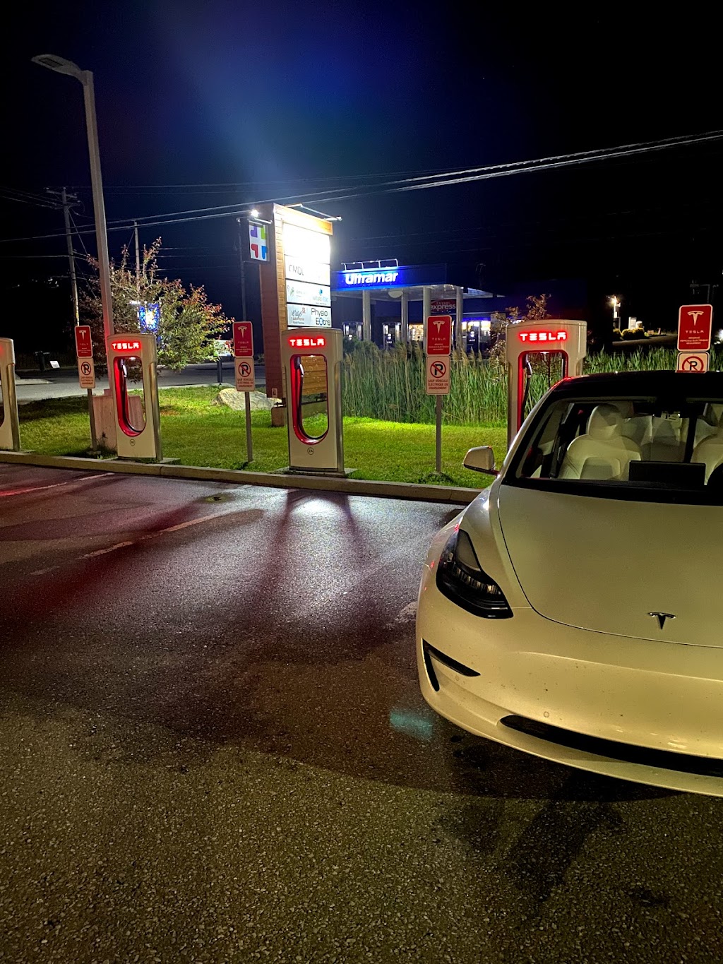 Tesla Supercharger | 2381 Rue Principale O, Magog, QC J1X 0J4, Canada | Phone: (877) 798-3752