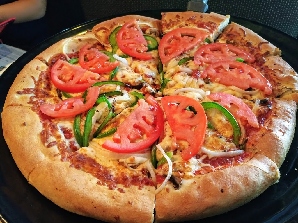 Boston Pizza | 50 Courtneypark Dr E, Mississauga, ON L5T 2Y3, Canada | Phone: (905) 565-6225