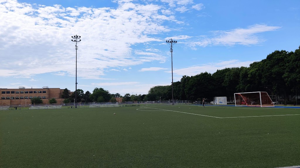 Parc Louis-Riel soccer field | Av. de Carignan, Montréal, QC H1M 2V4, Canada | Phone: (514) 872-0311