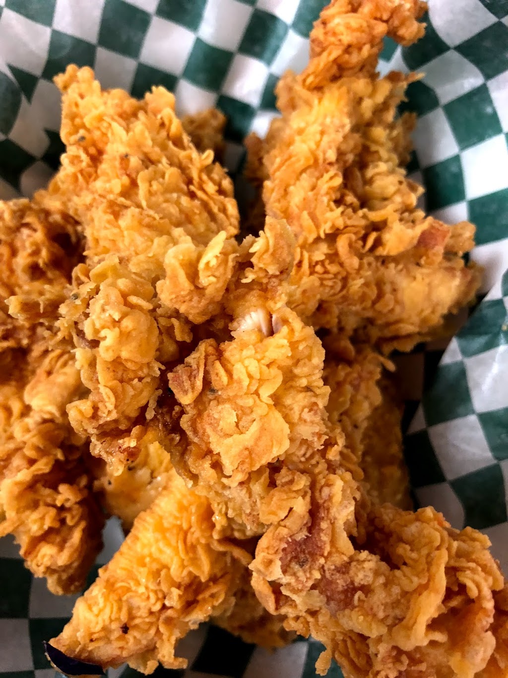 Country Fried Chicken and Sea food | 2086-A Lawrence Ave E, Scarborough, ON M1R 2Z5, Canada | Phone: (416) 615-1111