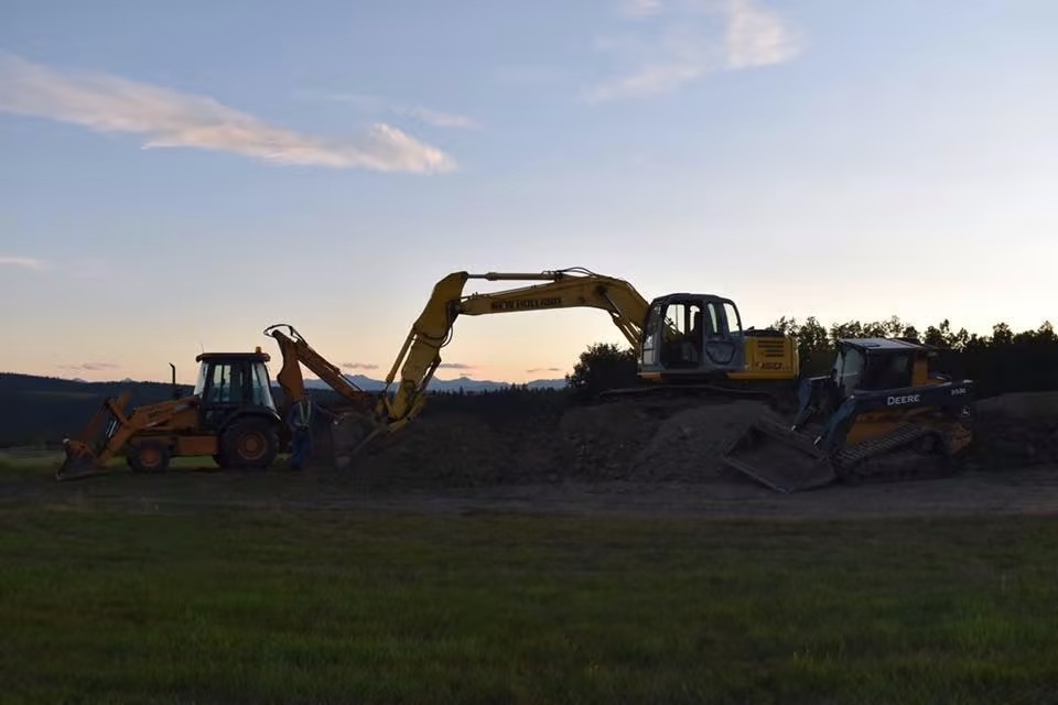 Silverado Excavating & Construction LTD. | 162045 258 st west, AB T0L 1W2, Canada | Phone: (403) 815-2795