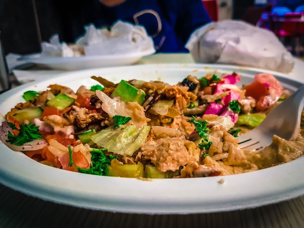 Shawarma Empire | 1823 Lawrence Ave E, Scarborough, ON M1R 2Y3, Canada | Phone: (416) 285-1337