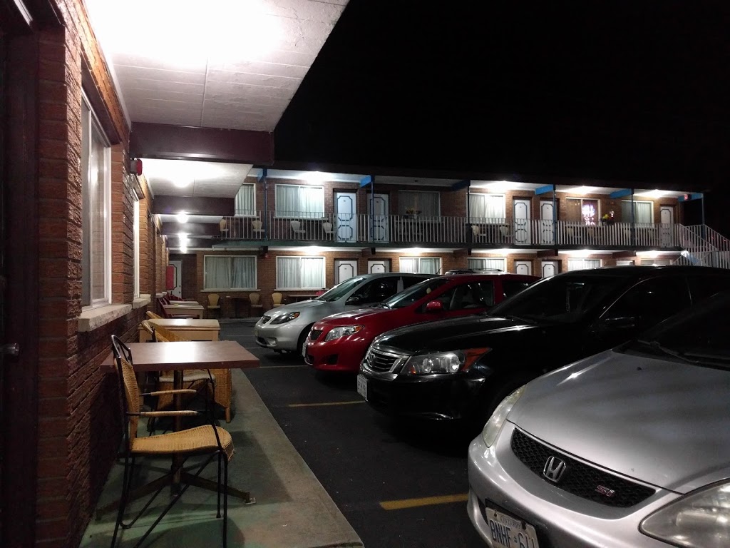 Ritz Inn | 5630 Dunn St, Niagara Falls, ON L2G 2N7, Canada | Phone: (905) 356-4490