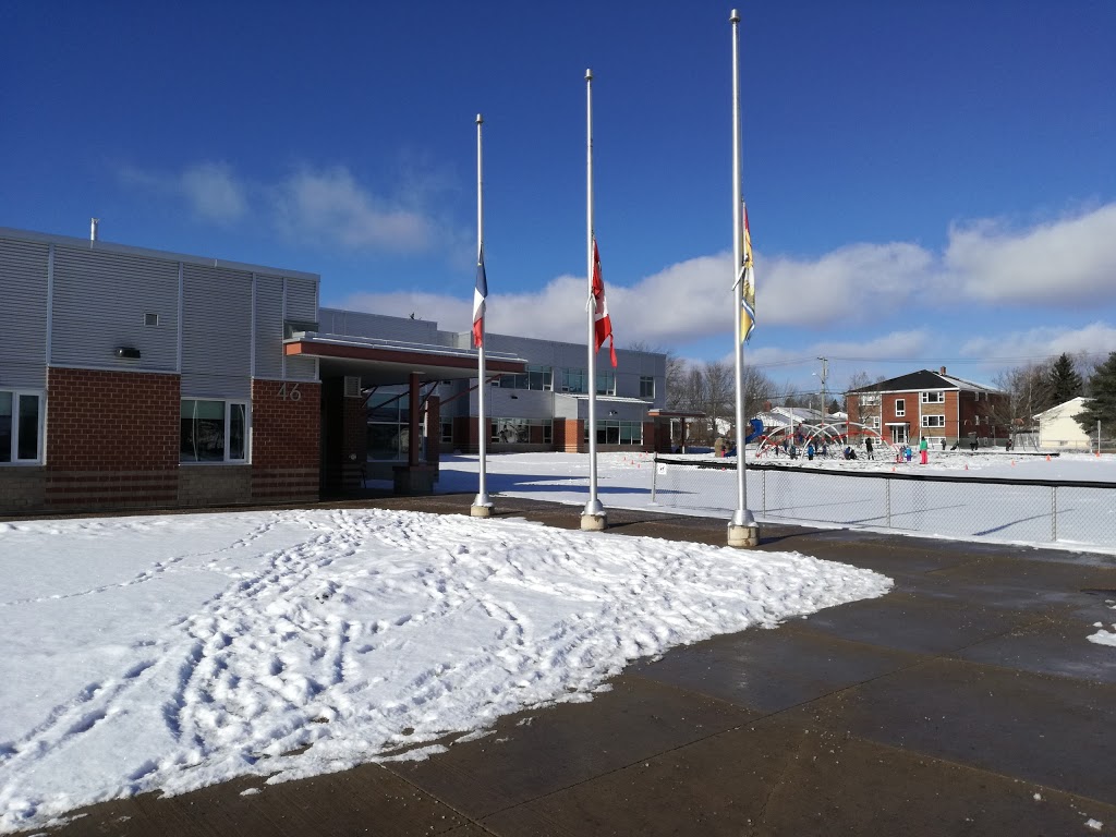 École Sainte-Bernadette | 46 Upton St, Moncton, NB E1E 2Z7, Canada | Phone: (506) 856-2731