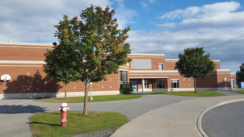 Sacred Heart High School (7-12) | 5870 Abbott St E, Stittsville, ON K2S 1X4, Canada | Phone: (613) 831-6643