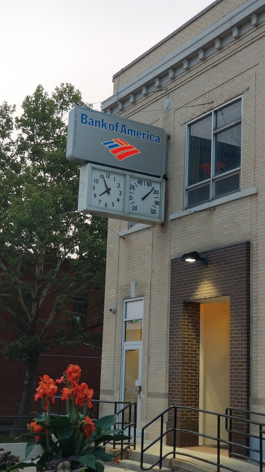 Bank of America Financial Center | 670 Main St, East Aurora, NY 14052, USA | Phone: (800) 432-1000