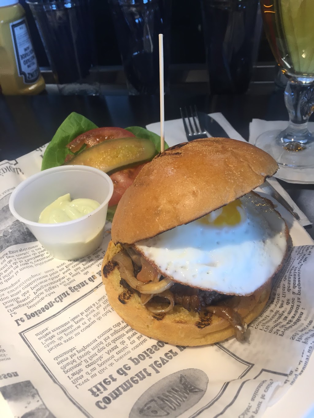 QDC Burger | Aéroport international Pierre-Elliott-Trudeau de Montréal, Dorval, QC H4Y 0A2, Canada