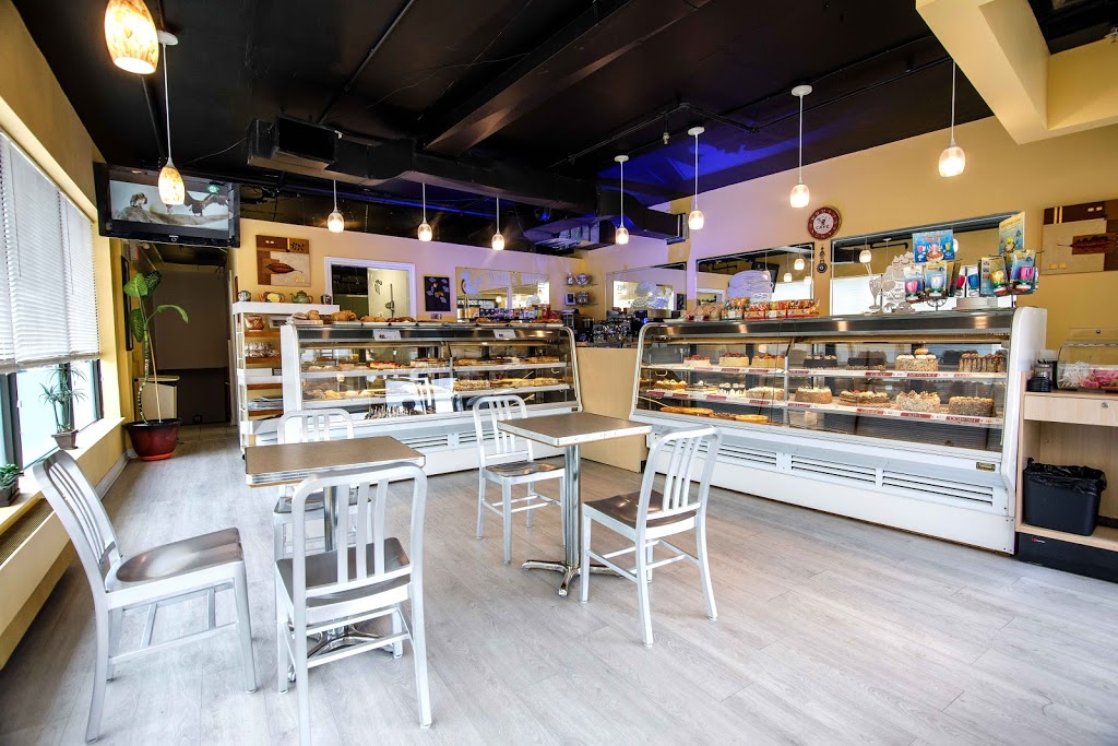 Antosha Bakery | 1102 Centre St #1, Thornhill, ON L4J 3M8, Canada | Phone: (416) 225-7117