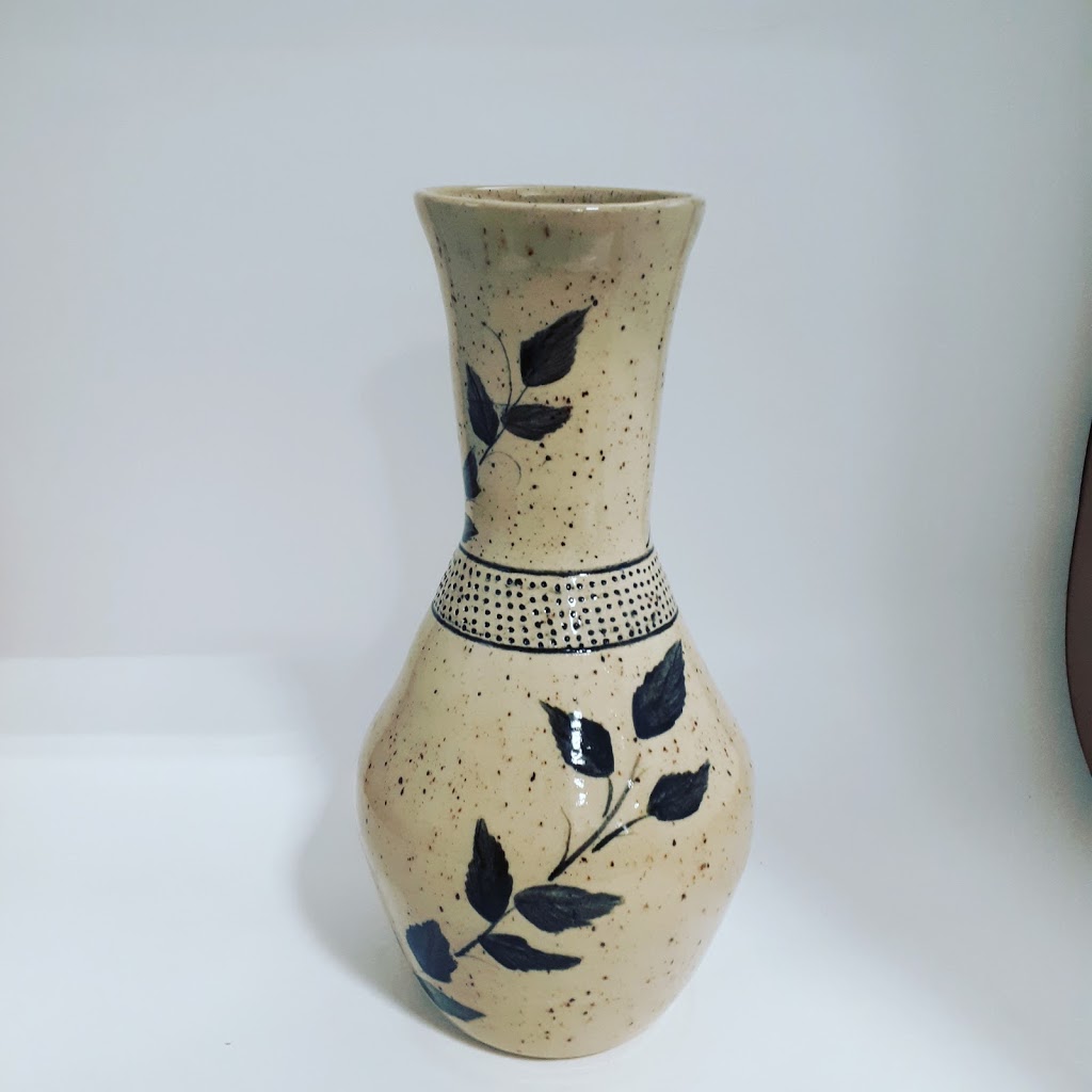 Willow Creek Pottery | 14 New England School Rd, Brantford, ON N3T 5L4, Canada | Phone: (519) 761-1842