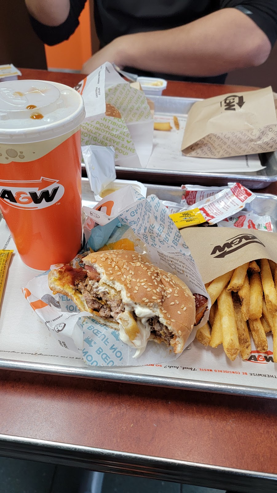 A&W Canada | 109 Palliser Trail, Hanna, AB T0J 1P0, Canada | Phone: (403) 854-2441