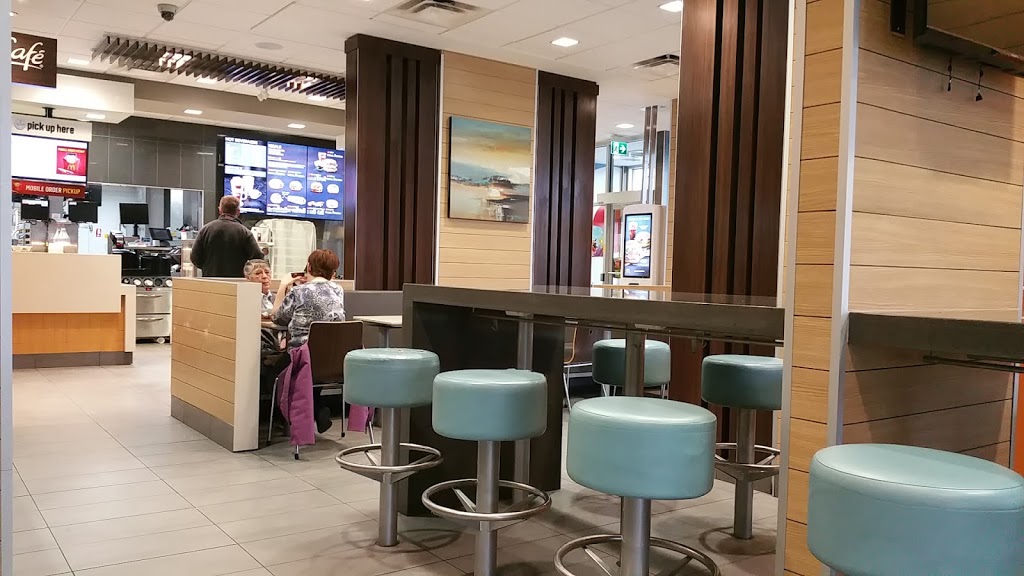 McDonalds | 10 Peakview Way, Halifax, NS B3M 0G2, Canada | Phone: (902) 835-7789