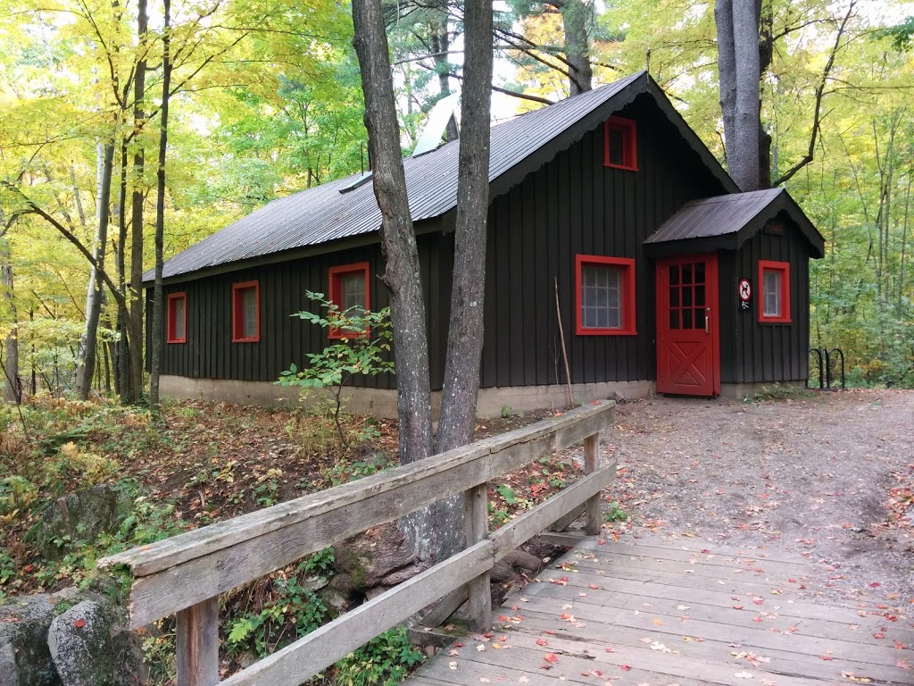 Keogan Shelter | Trail 1, Chelsea, QC J9B 2N3, Canada