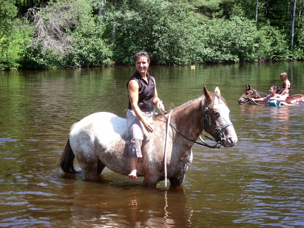 Ranch-O-Bois Rond | 31 45e Avenue Rivière Boule, Saint-Côme, QC J0K 2B0, Canada | Phone: (450) 883-5441