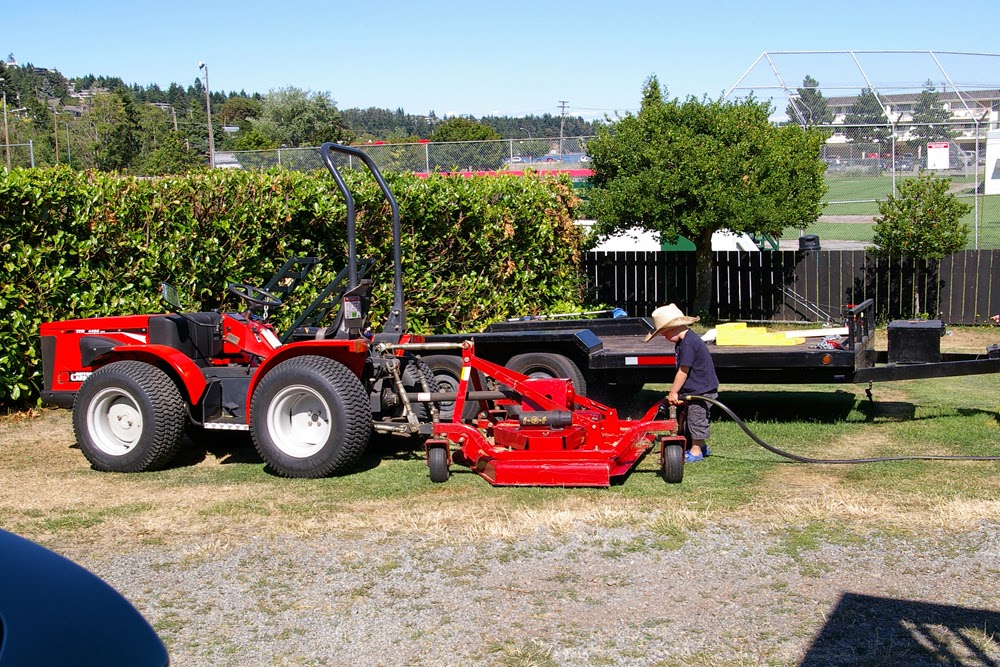 Tractor Hire | 1485 Wingrove St, Nanaimo, BC V9S 3L8, Canada | Phone: (250) 616-4487