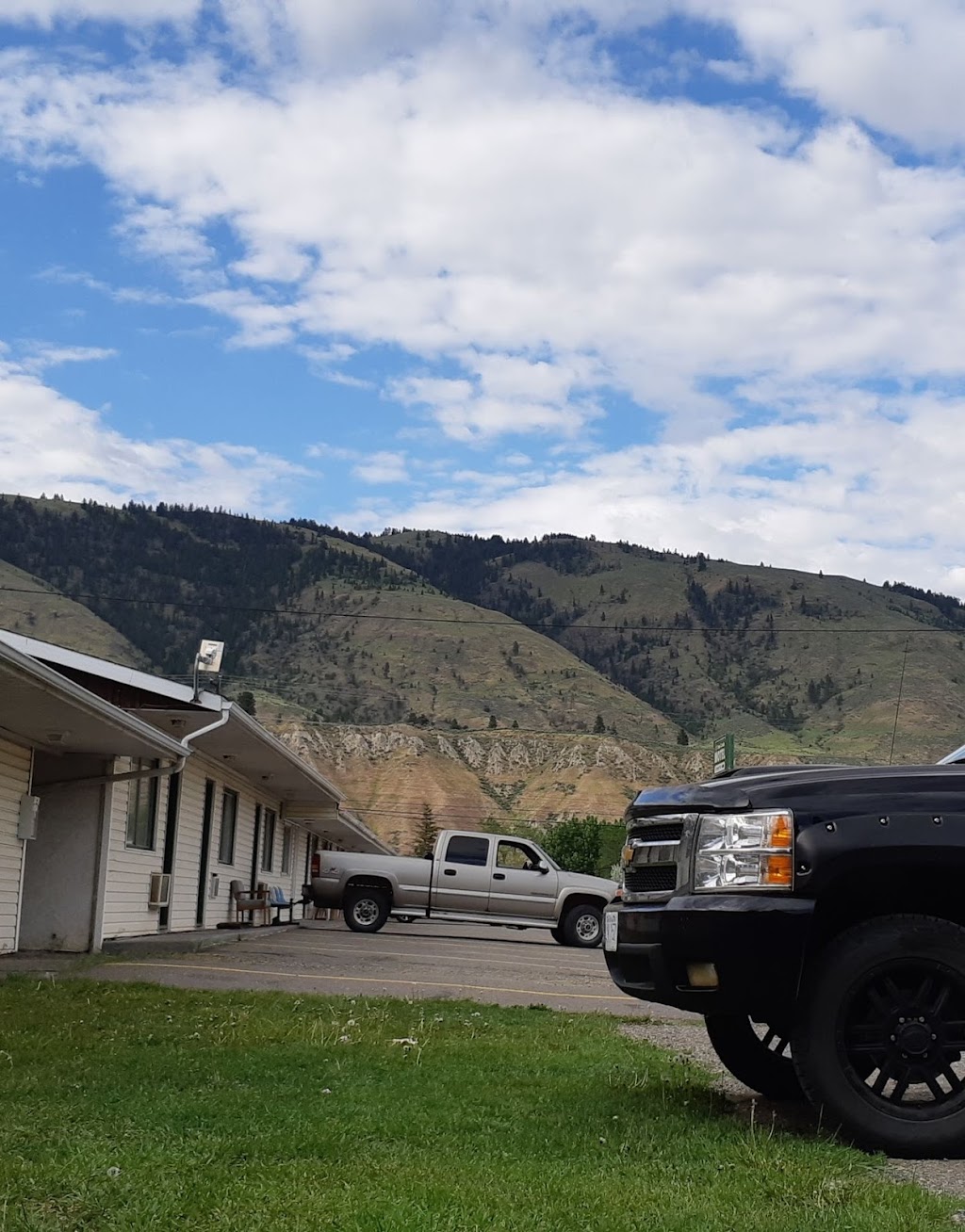 Trans Canada Motel | 2505 Trans-Canada Hwy E, Kamloops, BC V2C 4A9, Canada | Phone: (250) 374-7114