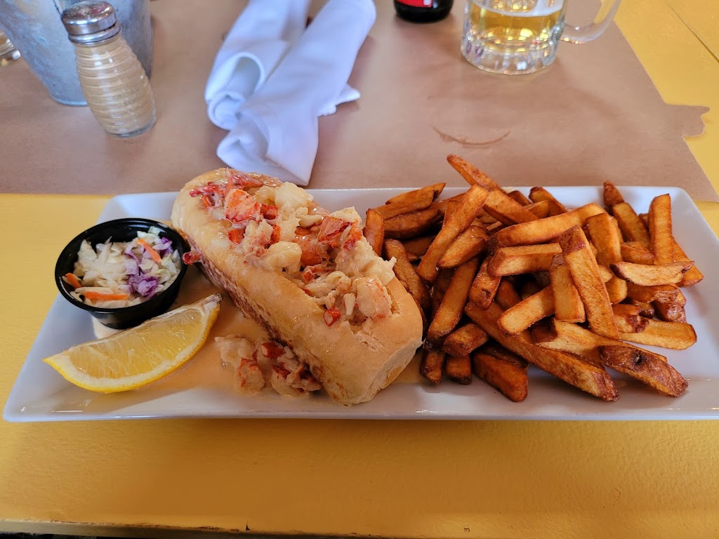 Captain Kats Lobster Shack | 3723 Nova Scotia Trunk 3, Barrington Passage, NS B0W 1G0, Canada | Phone: (902) 637-3728