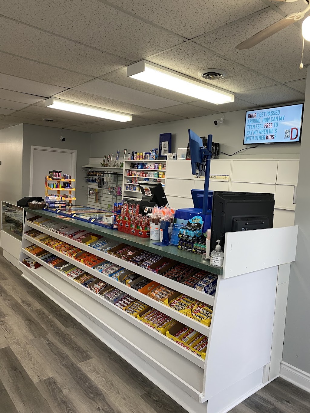 Port Convenience | 25 Main St, St. Catharines, ON L2N 4T6, Canada | Phone: (289) 362-2442