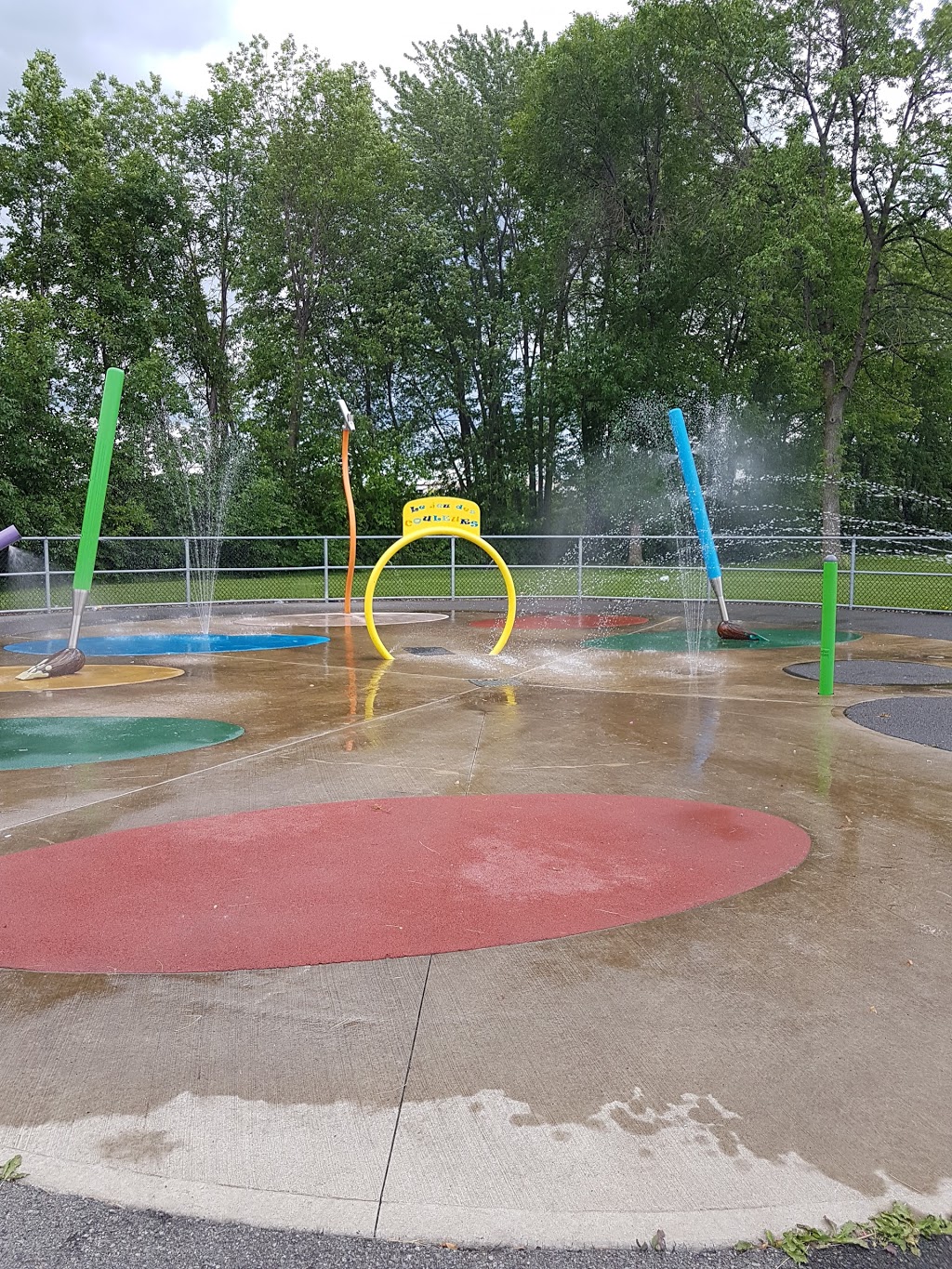 Water games - Parc De Montmartre | 60e Avenue, Montréal, QC H1A 1L9, Canada
