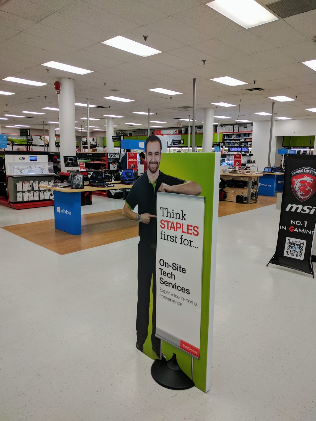 Staples Park Royal | 2105 Park Royal S, West Vancouver, BC V7T 2W5, Canada | Phone: (604) 913-4270