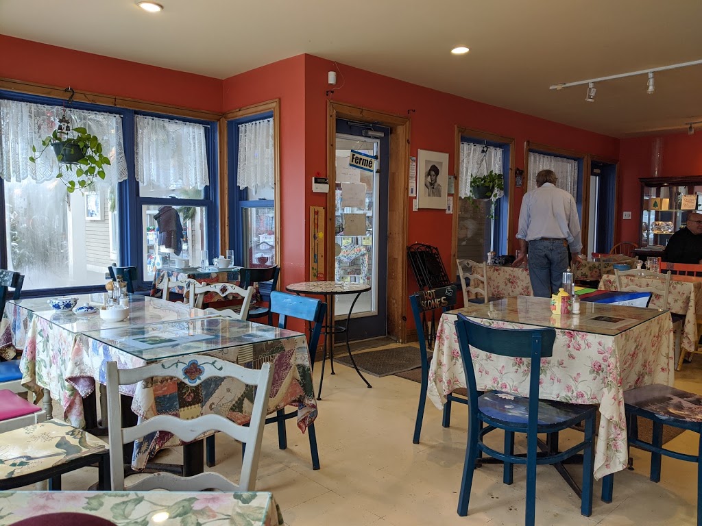 Cafe Tintoretto | 20 Rue Principale N, Sutton, QC J0E 2K0, Canada | Phone: (450) 538-2207