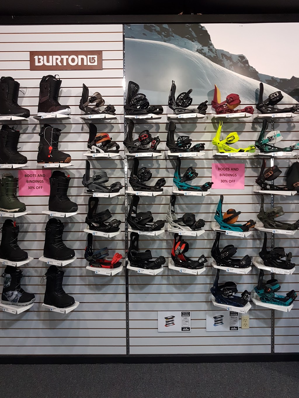 Corbetts Ski + Snowboard | 120 Speers Rd, Oakville, ON L6K 2E7, Canada | Phone: (905) 845-1561