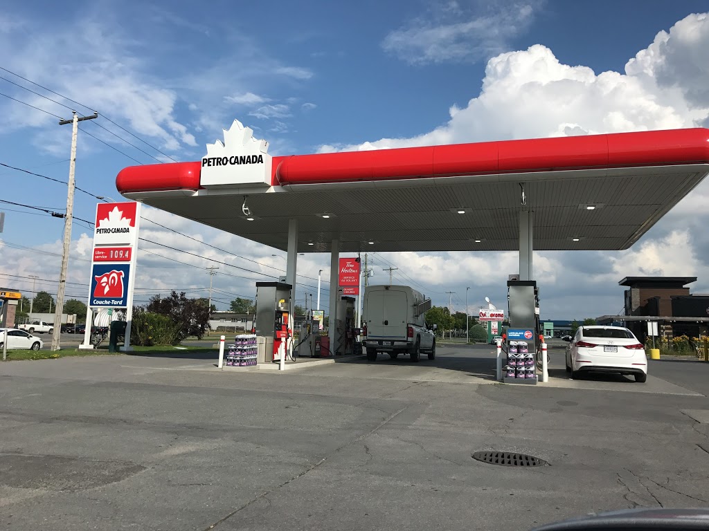 Petro-Canada et Lave-Auto | 1020 Rue Principale, Granby, QC J2J 2N7, Canada | Phone: (450) 375-4377