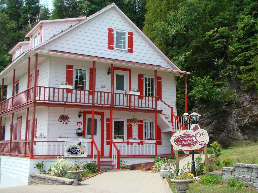 Gîte Du Quai | 90 Quay St, La Malbaie, QC G5A 2W7, Canada | Phone: (418) 665-7214