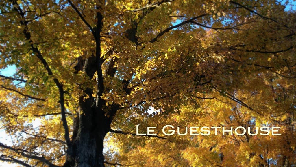 Le Guesthouse | 138 A Chem. Foster, Foster, QC J0E 1R0, Canada | Phone: (514) 692-3797