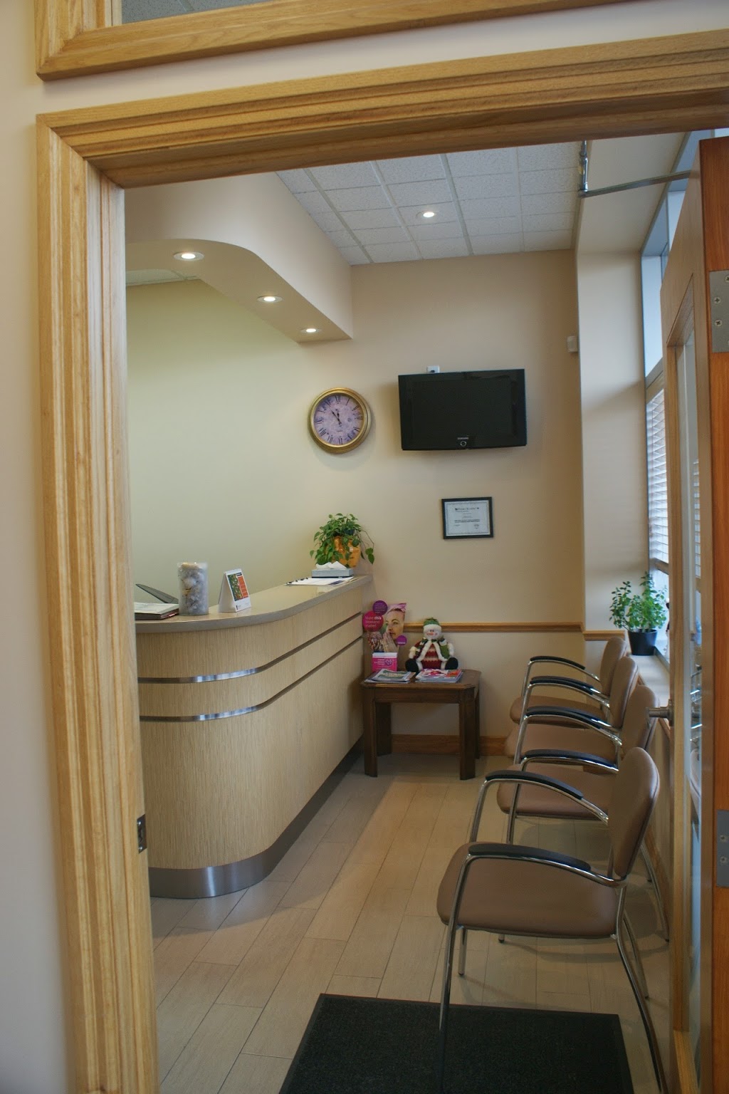 Dr. A. Kent DMD | 1101 Rutherford Rd, Thornhill, ON L4J 0E2, Canada | Phone: (905) 882-8535