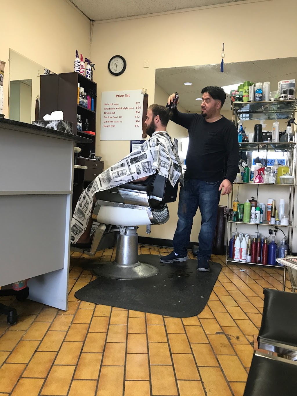 Magid Barber Shop | 1567 Bank St, Ottawa, ON K1H 7Z3, Canada | Phone: (613) 737-3999