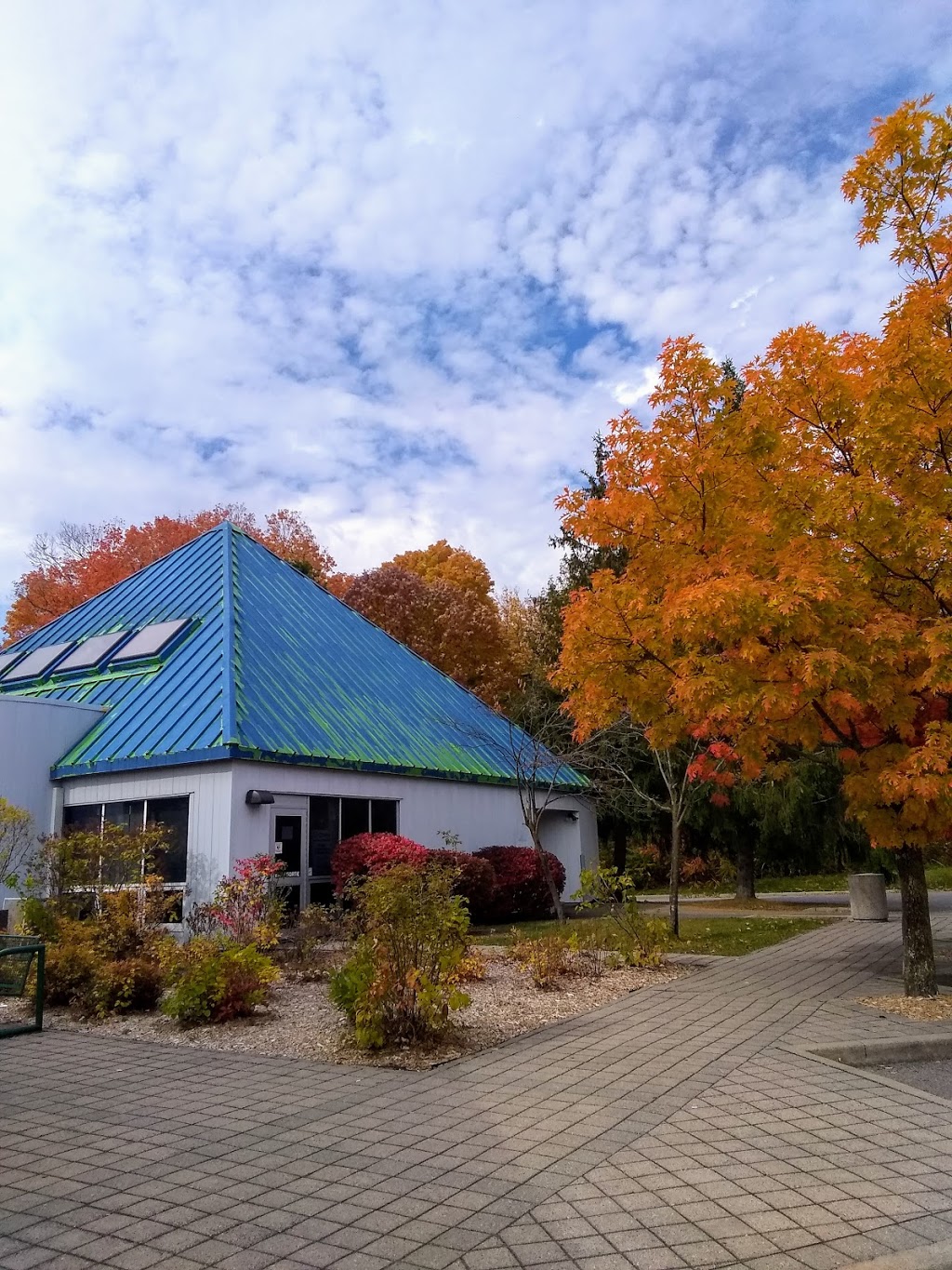 Ontario Travel Information Centre - Hawkesbury | 777 ON-417, Chute-à-Blondeau, ON K0B 1B0, Canada | Phone: (613) 674-2000