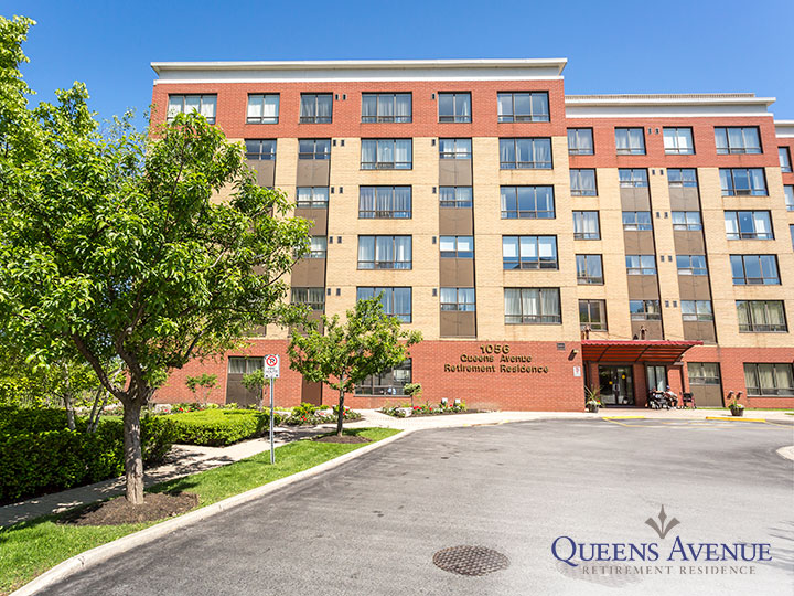 Queens Avenue Retirement Residence | 1056 Queens Ave, Oakville, ON L6H 6R3, Canada | Phone: (905) 815-0862