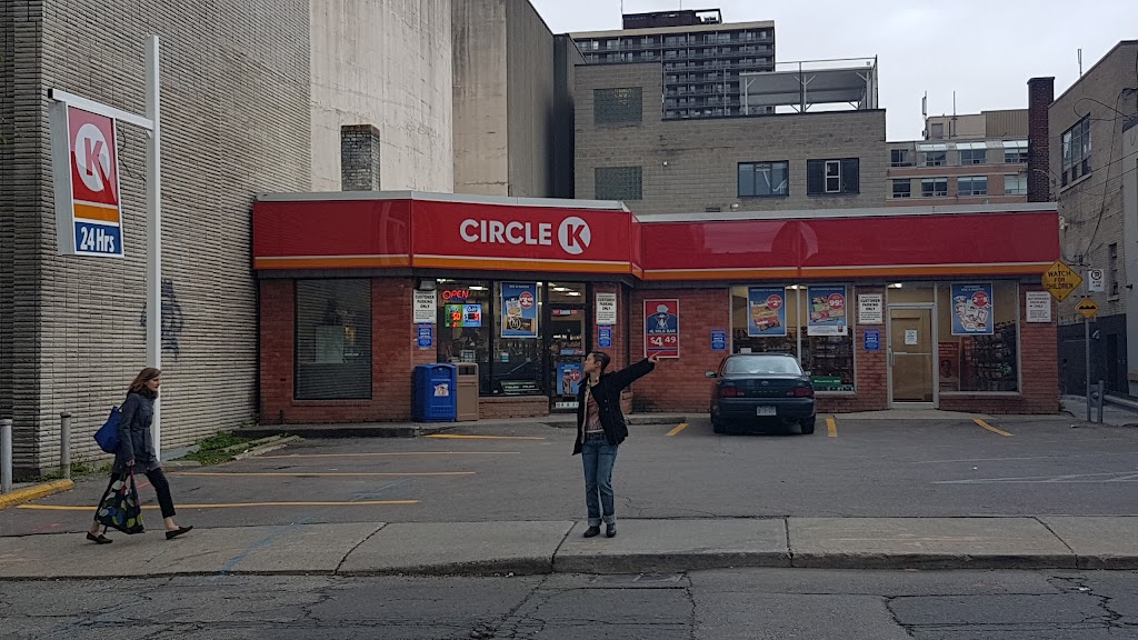 Circle K | 11 Pleasant Blvd, Toronto, ON M4T 1K2, Canada | Phone: (416) 925-7928