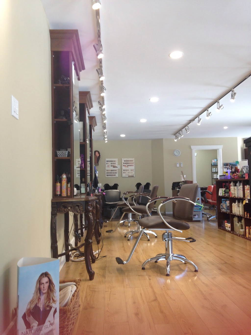 Pure Coiffure | 252 Limoges Rd, Limoges, ON K0A 2M0, Canada | Phone: (613) 443-2545