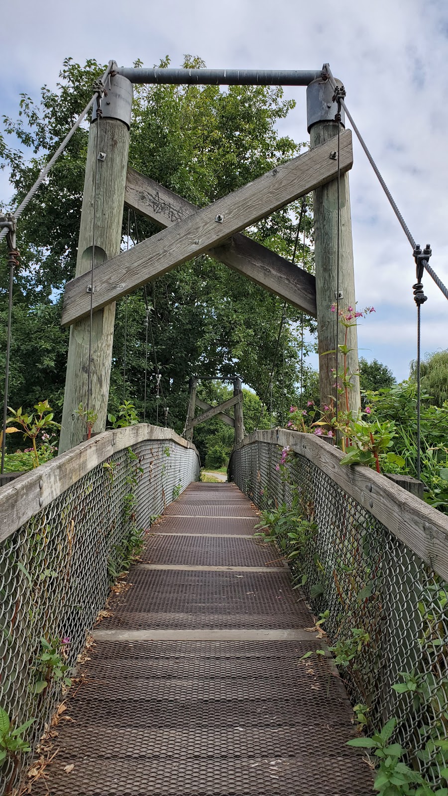 Nicomekl River Suspension Bridge | Langley, BC V3A 9H1, Canada | Phone: (604) 514-2912