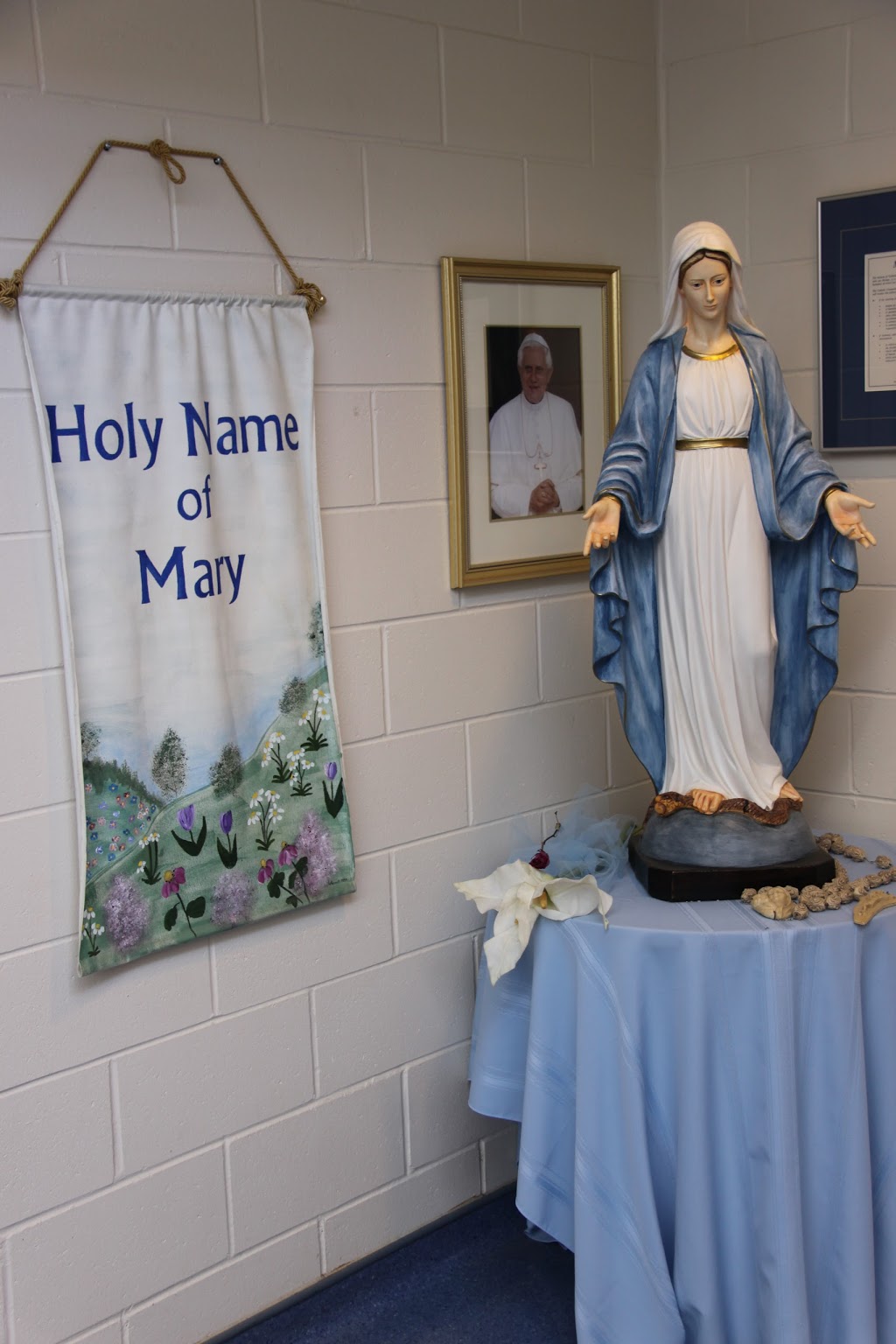 Holy Name of Mary Catholic Elementary School | 161 Meadowlands Blvd, Ancaster, ON L9K 1H8, Canada | Phone: (905) 523-2342